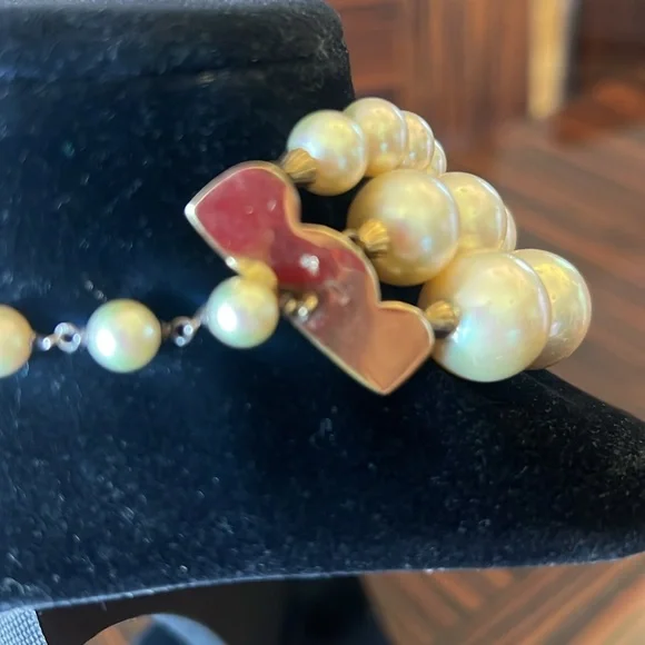 Elegant Three tier Majorica Pearl Necklace - Picture 7 of 7